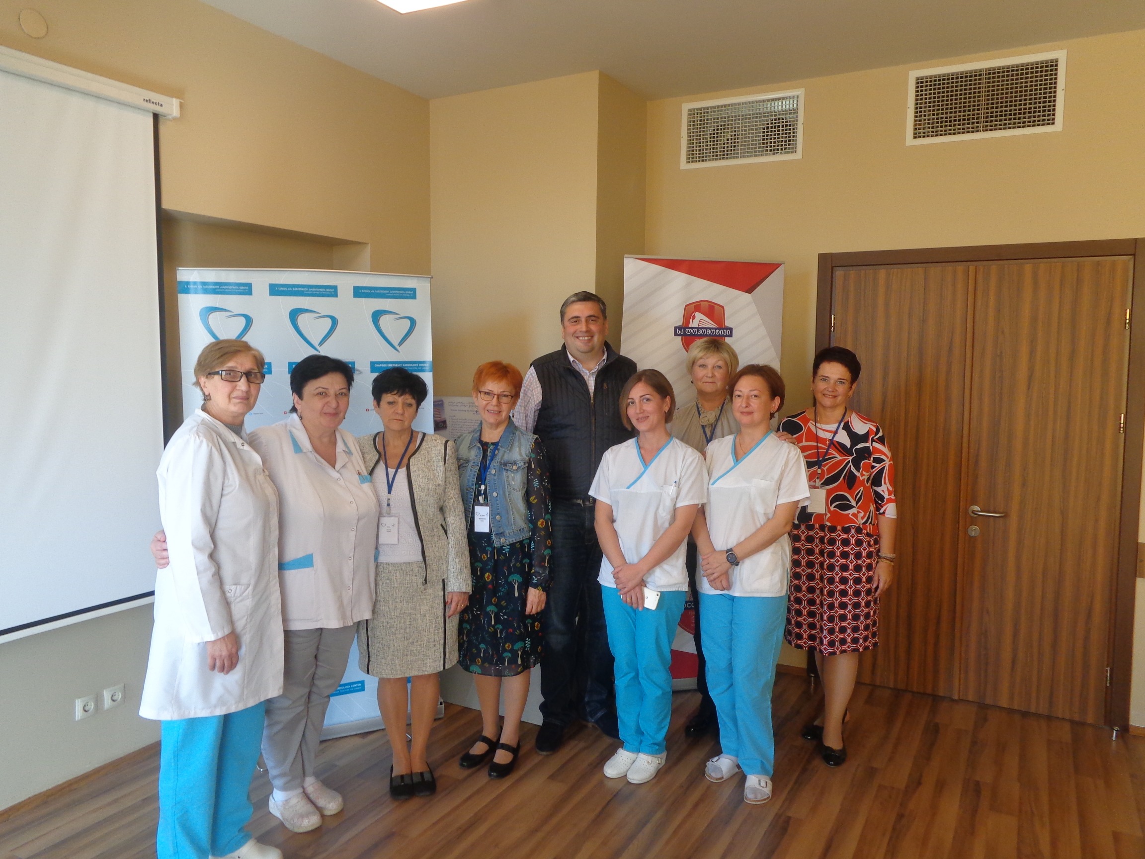 ესტონელი ექთნების დელეგაცია ჩაფიძის გულის ცენტრში